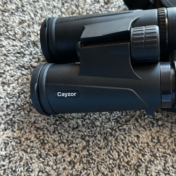 Cayzor Binoculars- 12X42 - 114M @ 1000M - Picture 2 of 3